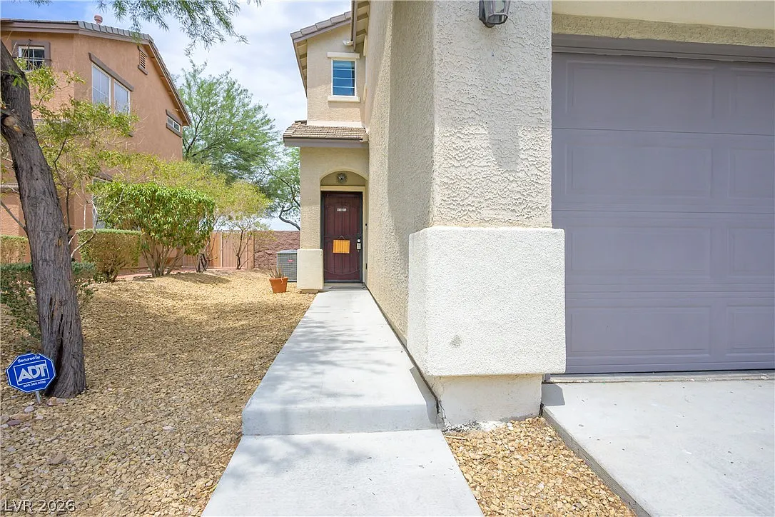 3 bed, 2.5 bath, 1885 sqft, $2,200 — Photo 4