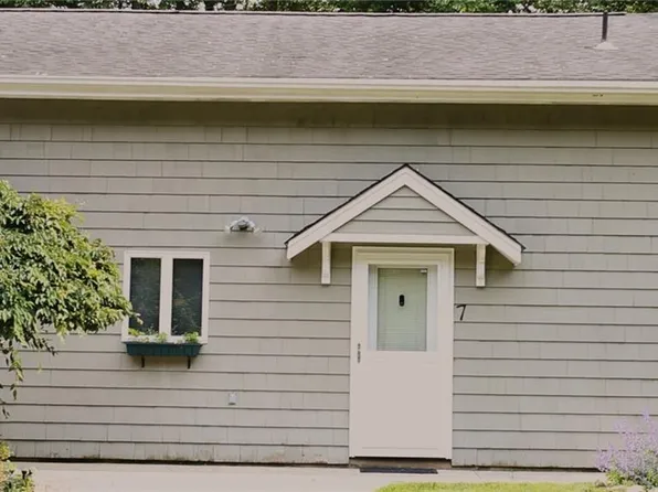 285 Hill St APT 7, Coventry, RI 02816