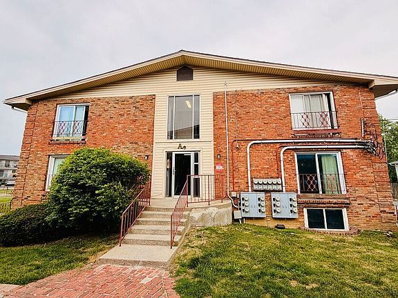 3rd image of 1708 Jennifer Rd #A