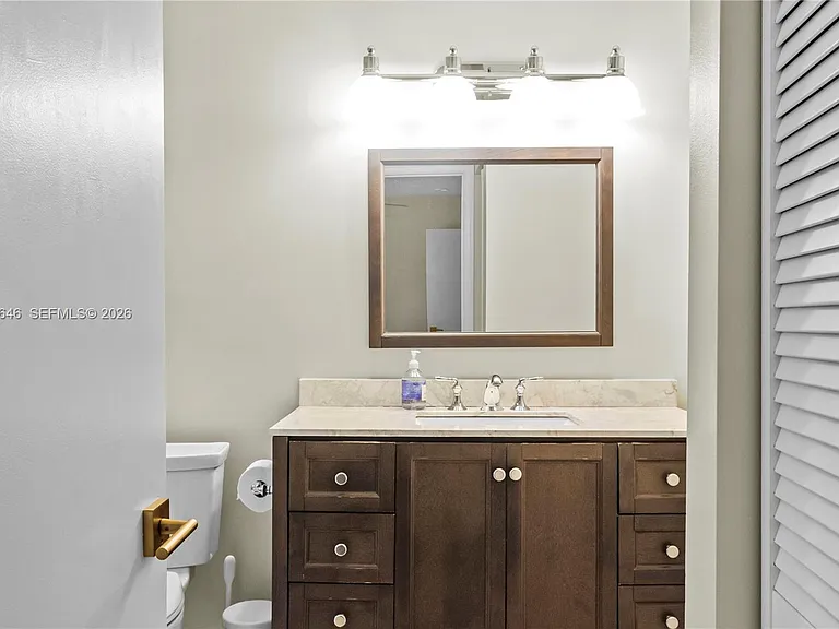 6885 NW 75th Pl — Photo 37