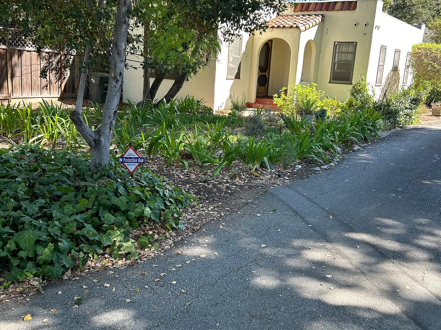 Berkeley Ave, Menlo Park — Photo 1
