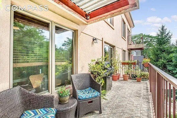 Sold by Compass | media 6