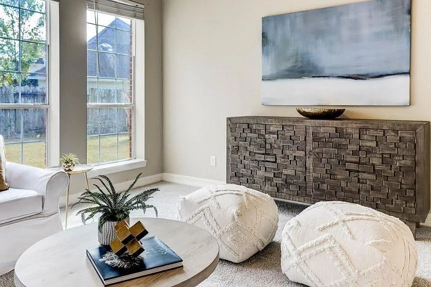 5 bed, 3.5 bath, 4107 sqft, $4,300 — Photo 4
