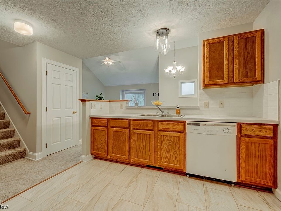 1213 Salwa Ln, Wadsworth, OH 44281 Zillow