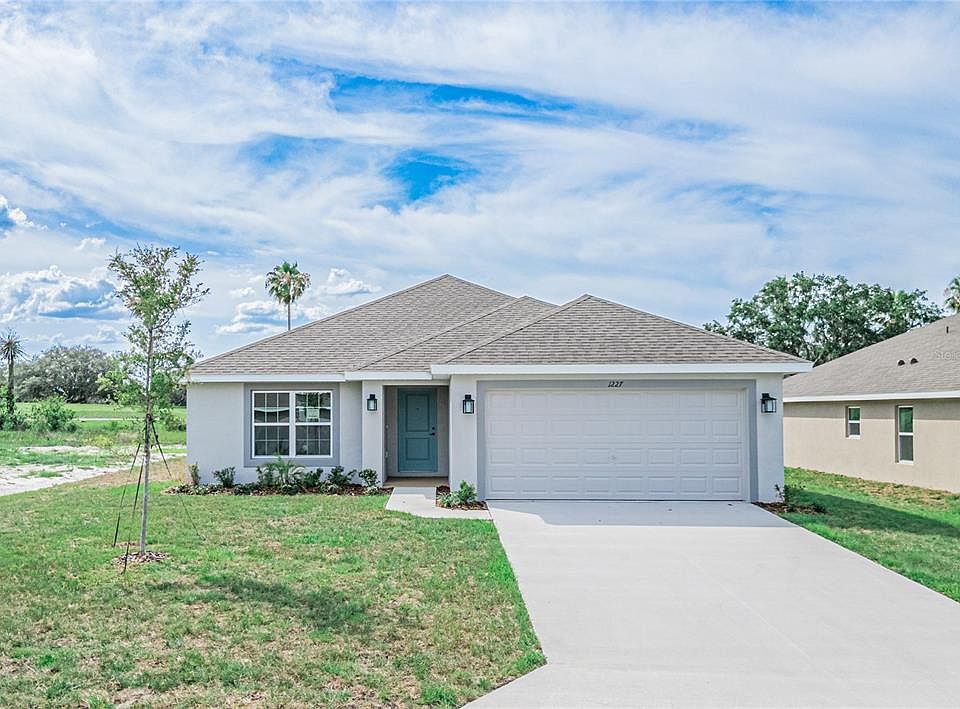 1st image of 1227 HICKORY NUT DRIVE