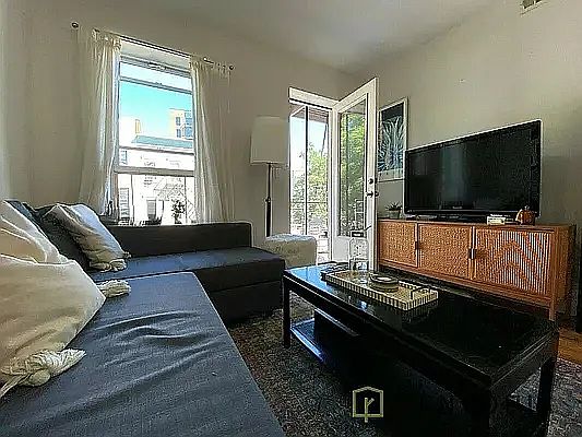 4th image of 105 Troutman St #2C