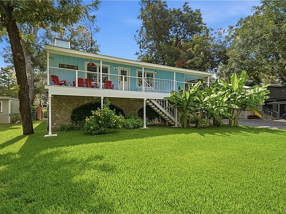 2nd image of 429 Laguna Vis