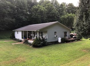 124 Breezy Oak Ln, Franklin, NC 28734