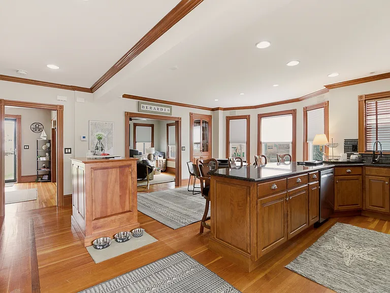 23 Clinton St — Photo 15