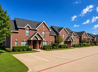 711 Thompson Dr, Waller, TX 77446