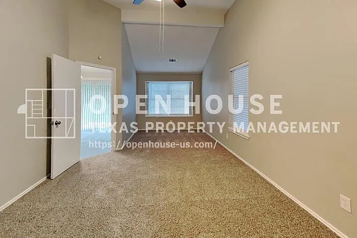 8018 Blackfin Dr — Photo 9