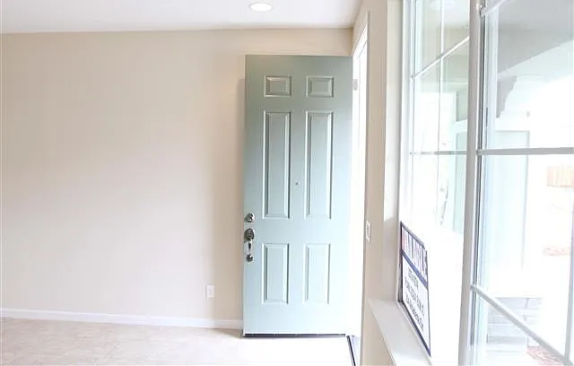 254 Altadena Cir — Photo 2