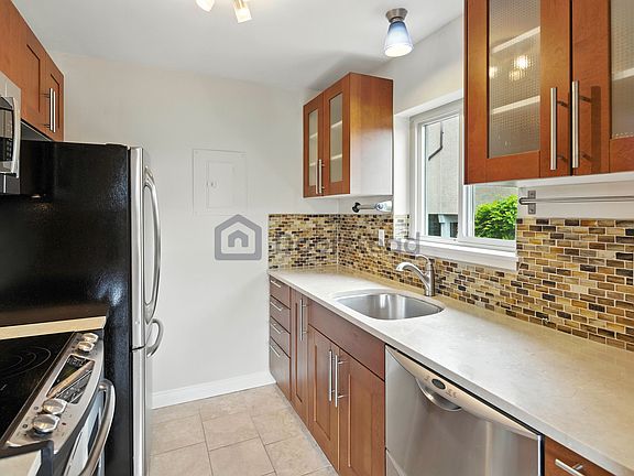 5th image of 330 W Olympic Pl APT 106