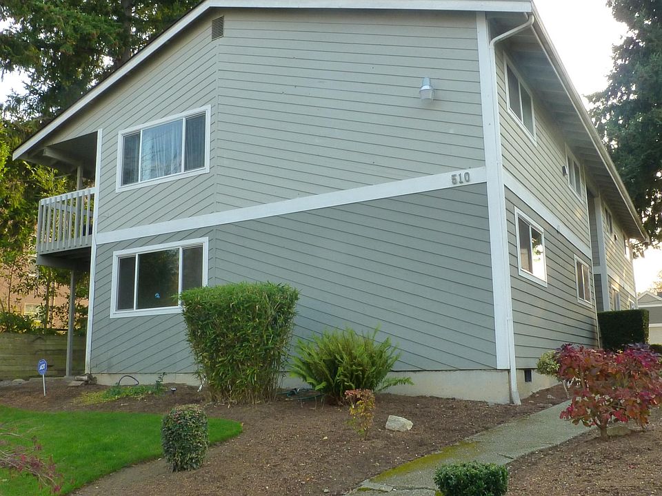 Welcome to 510 N J Street in the highly desirable N Slope of Tacoma.