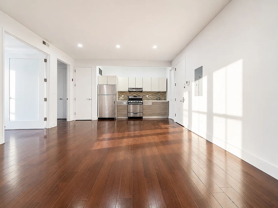 1st image of 202 Starr St APT 3L