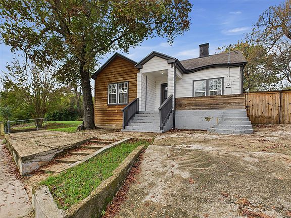 3rd image of 823 Havendon Cir