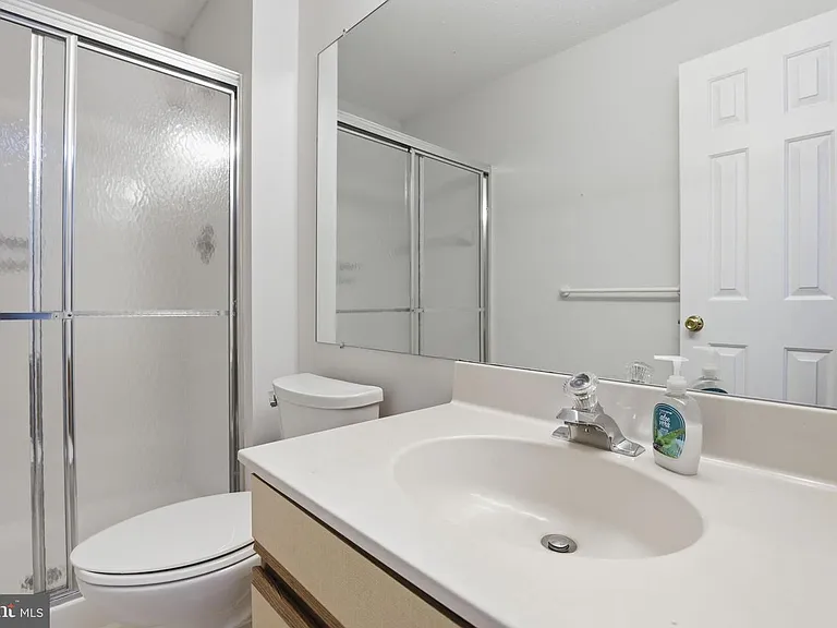 119 Fort Evans Rd SE #B — Photo 21