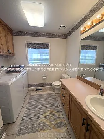 1045 Oberland Dr — Photo 9