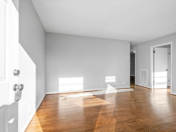 2nd image of 113 Tandy Dr #113A