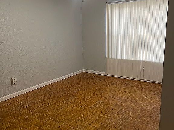5th image of 530 82nd Ave N