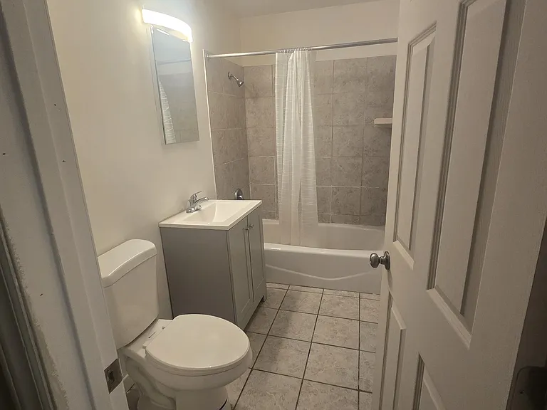 129 Westwood Dr #7 — Photo 9