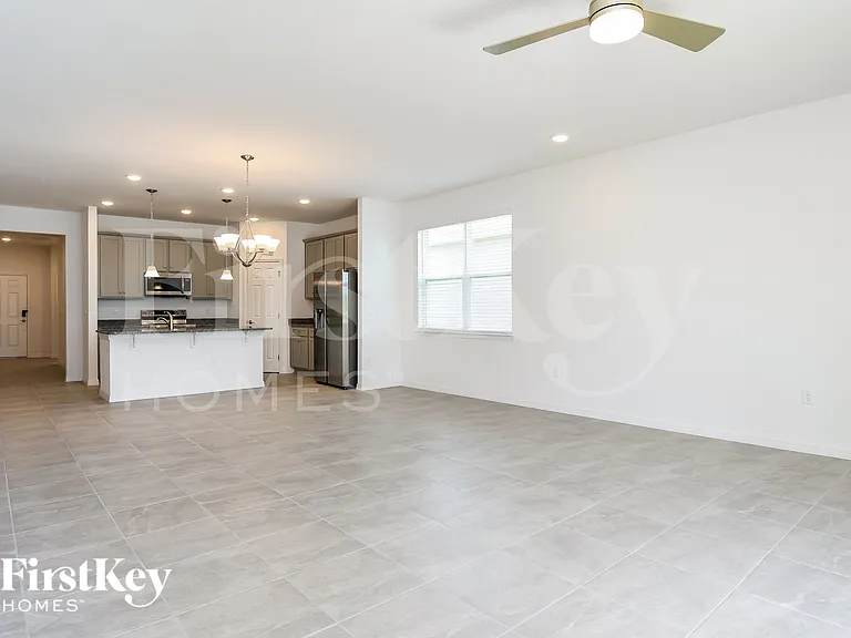 1618 Isleta Loop — Photo 4