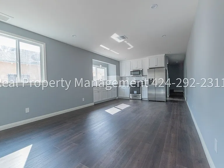 1352 E 23rd Street — Photo 41