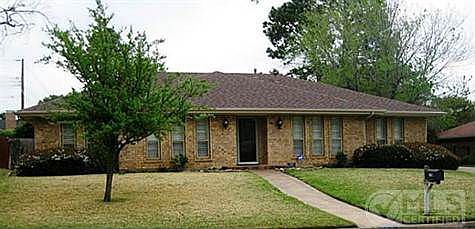 1st image of 905 Shelley Dr
