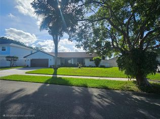 960 Monticello Ave, Davie, FL 33325