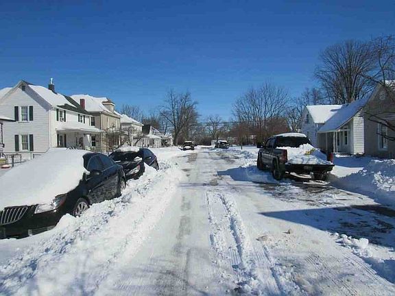 5th image of 403 Western Ave