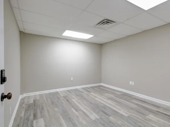 Clarksvile Spaces - 241/242, 1017 S Riverside Dr, Clarksville, TN 37040