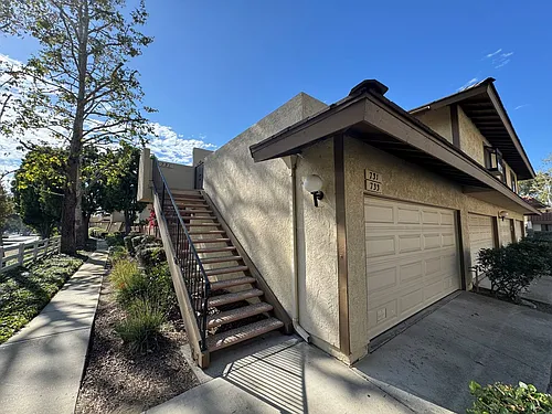 731 Yeats Ln Photo 1