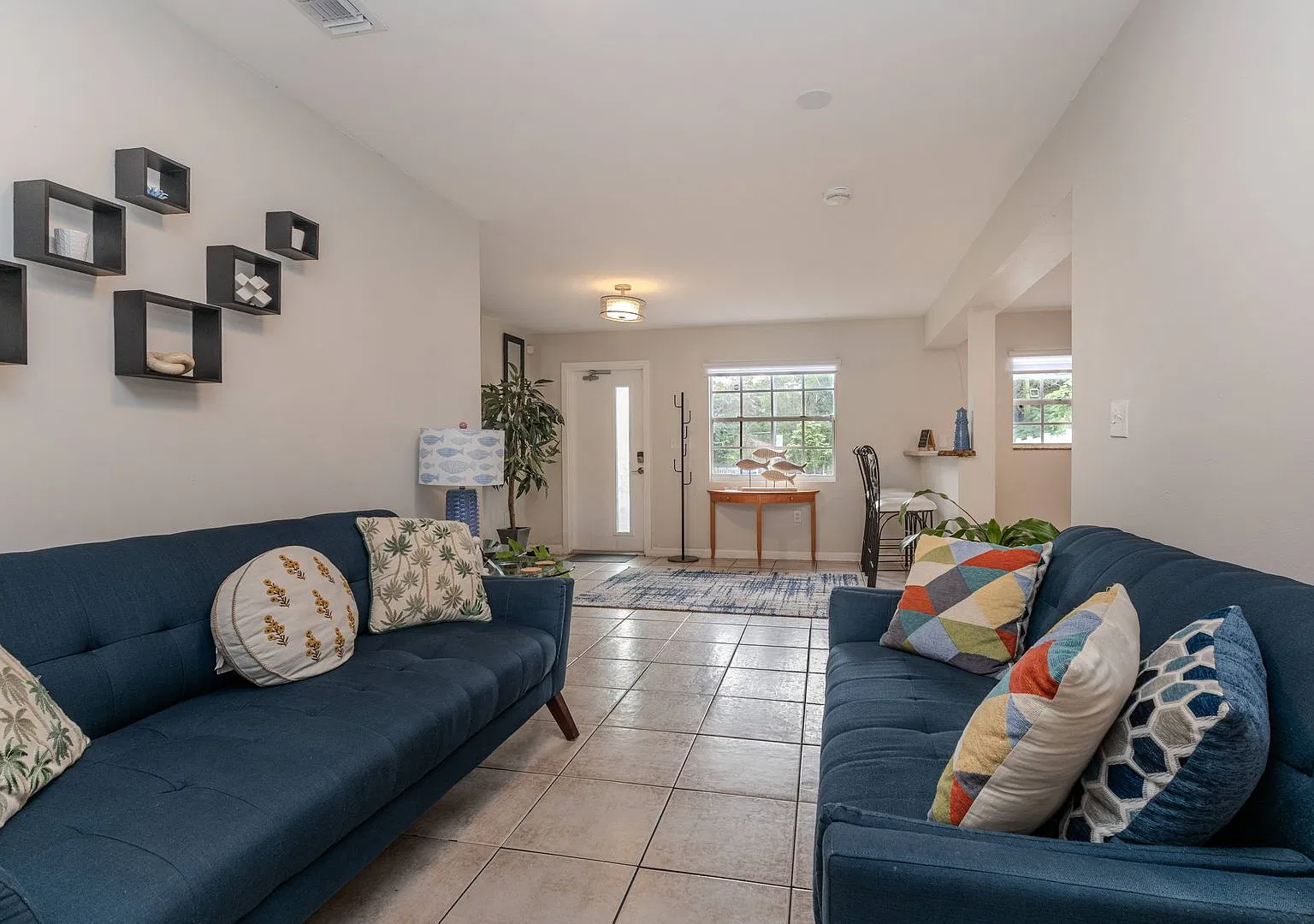 Charming Fort Lauderdale Home | Security Deposit Alternative Available! — Photo 3