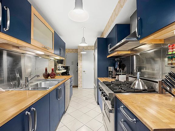 5th image of 30 E 65th St APT 2C