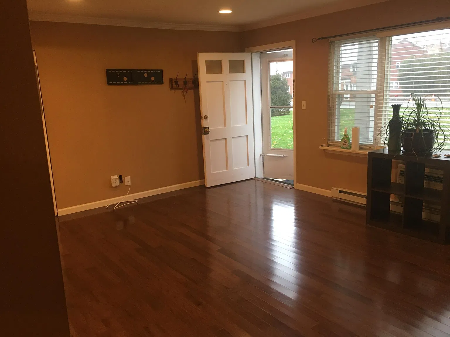 1 bed, 700 sqft, $1,500 — Photo 1