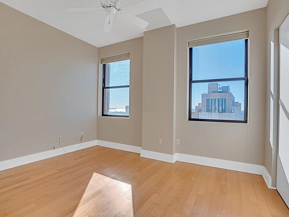 4th image of 4 Beacon Way APT 1806