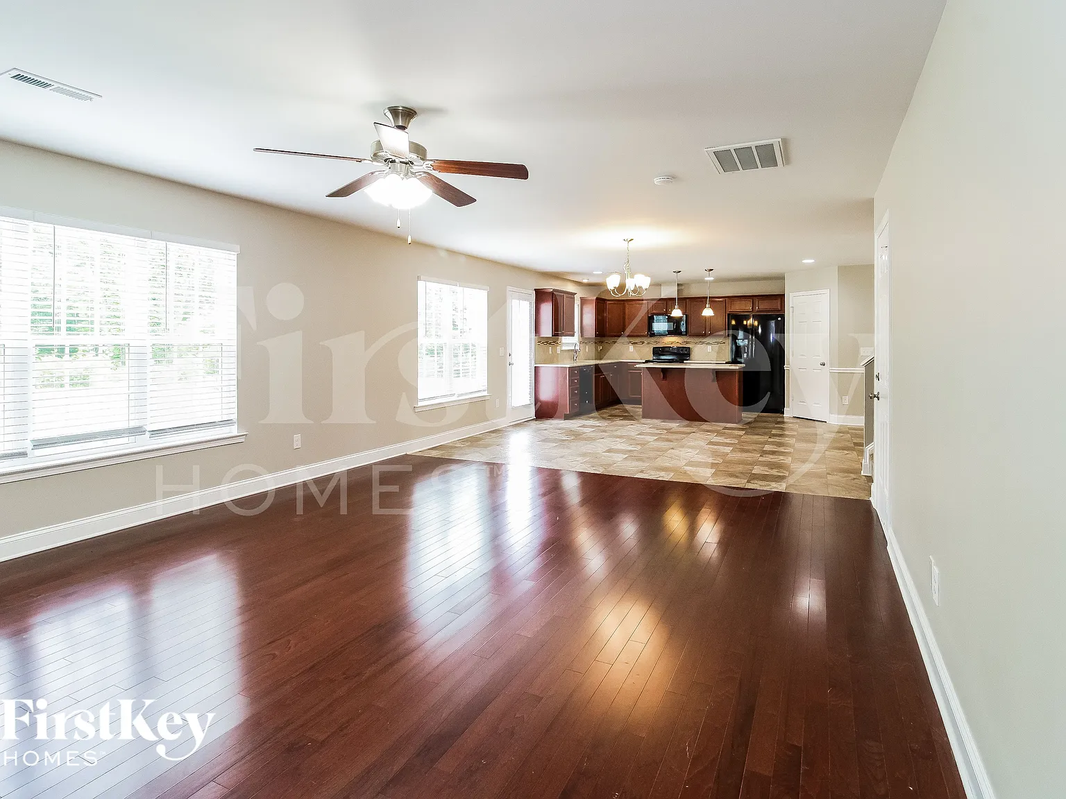 4 bed, 2.5 bath, 2469 sqft, $2,655 — Photo 3