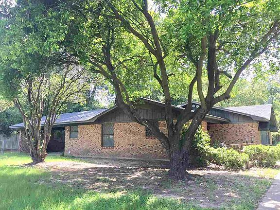 2nd image of 2606 Leopard Dr