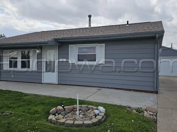 1202 15th St SW, Cedar Rapids, IA 52404