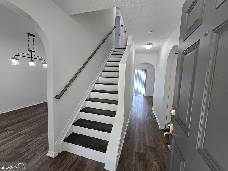 110 Pine Bluff Blvd W — Photo 12