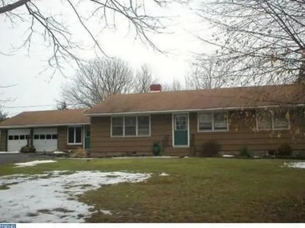 1403 Trenton Harbourton Rd, Pennington, NJ 08534