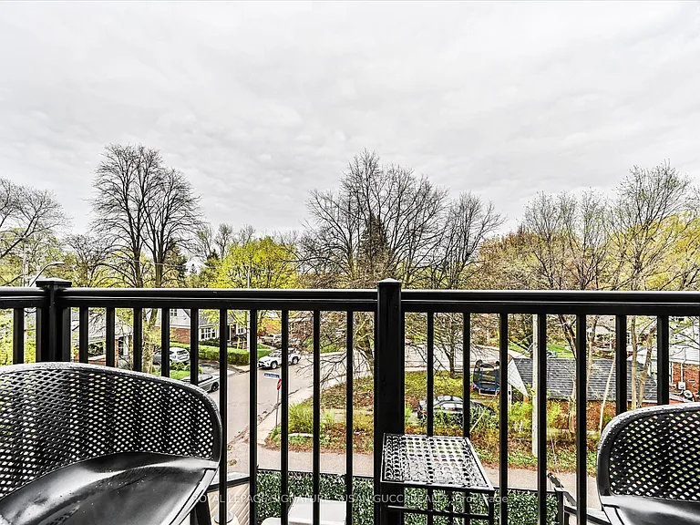 2833 Saint Clair Ave E — Photo 28