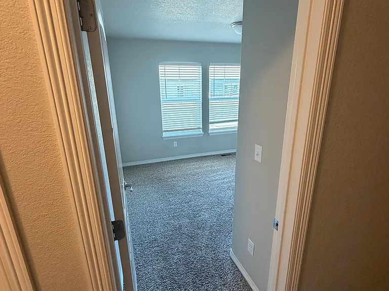2408 Ridge Top Dr — Photo 7