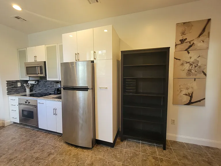 401 Madison St #2 — Photo 6
