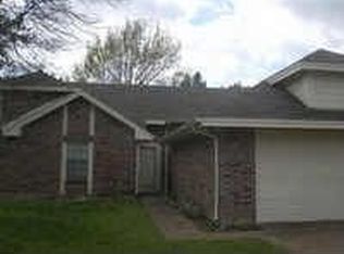 4381 Hemingway Dr, Grand Prairie, TX 75052