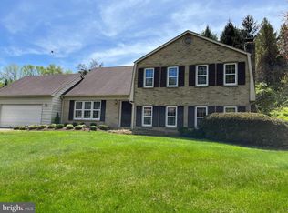 5264 Ofaly Rd, Fairfax, VA 22030