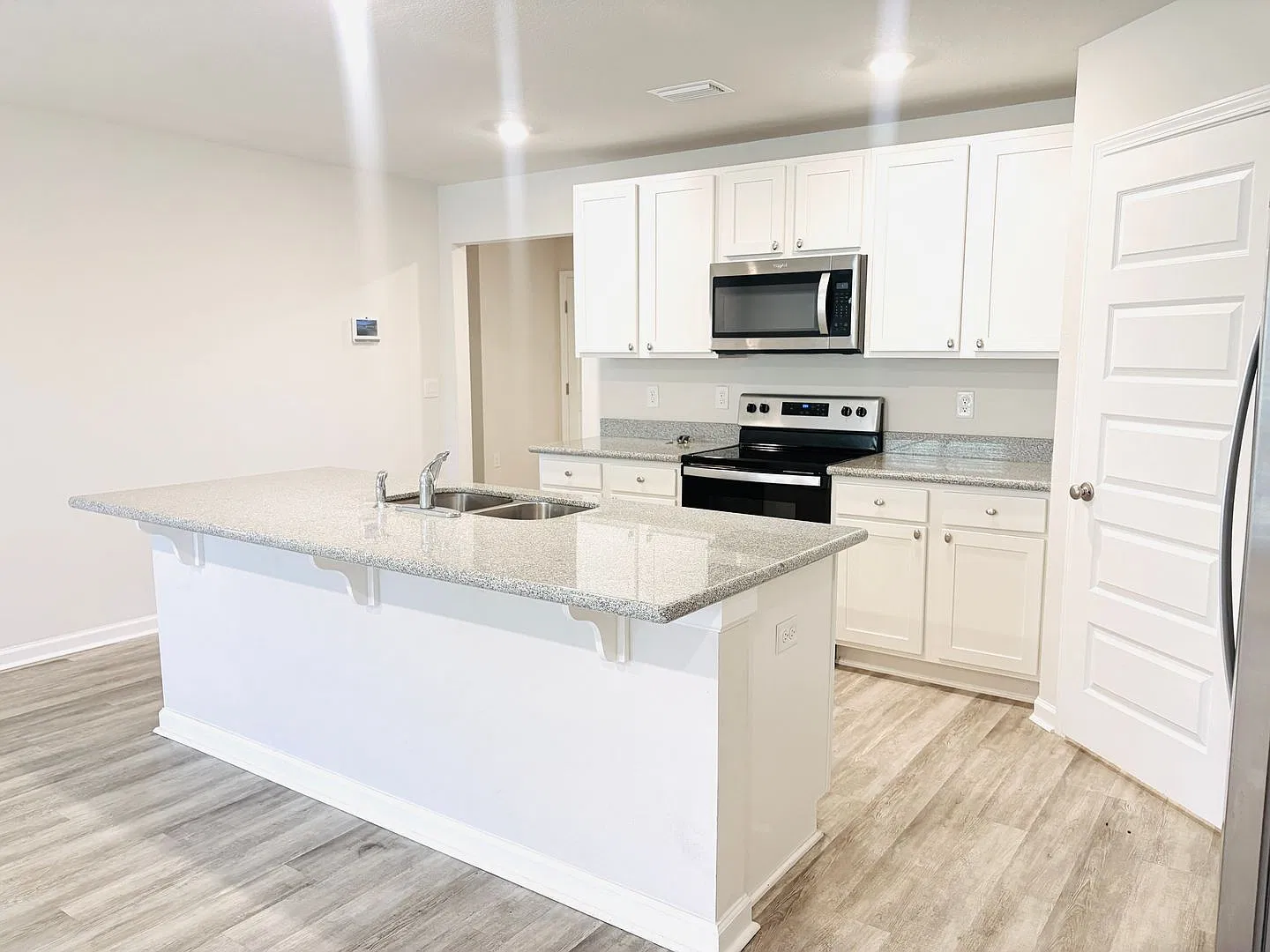 Nearly New, Spacious 4BR/2BA - Fallschase at Pathstone — Photo 3