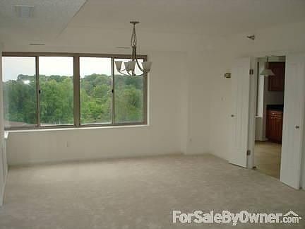 4th image of 5800 Nicholson Ln APT 902