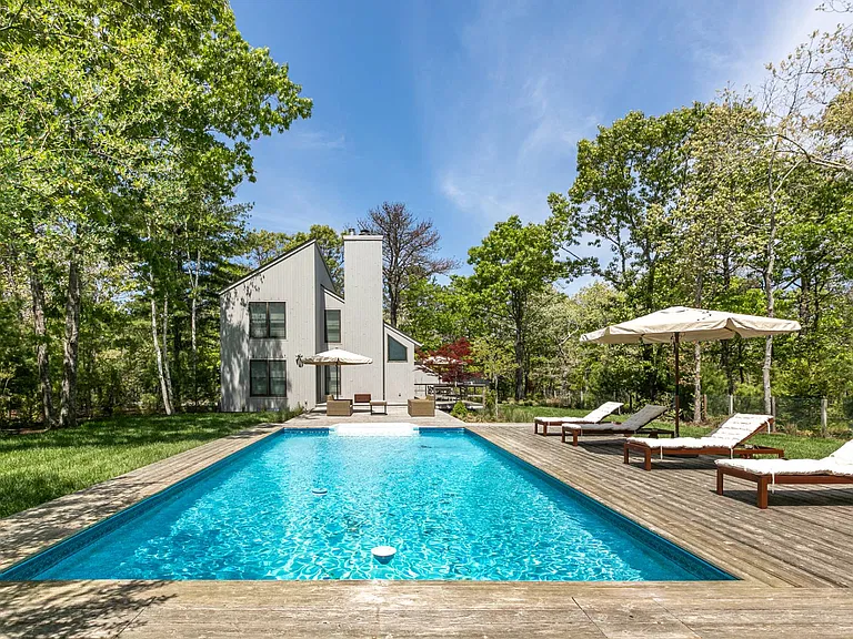 546 Wainscott Northwest Rd — Photo 25