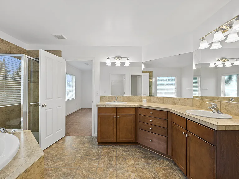 13016 114th Avenue Ct E — Photo 33